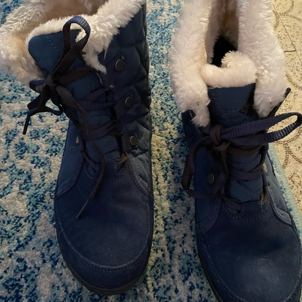 Columbia boots never worn!